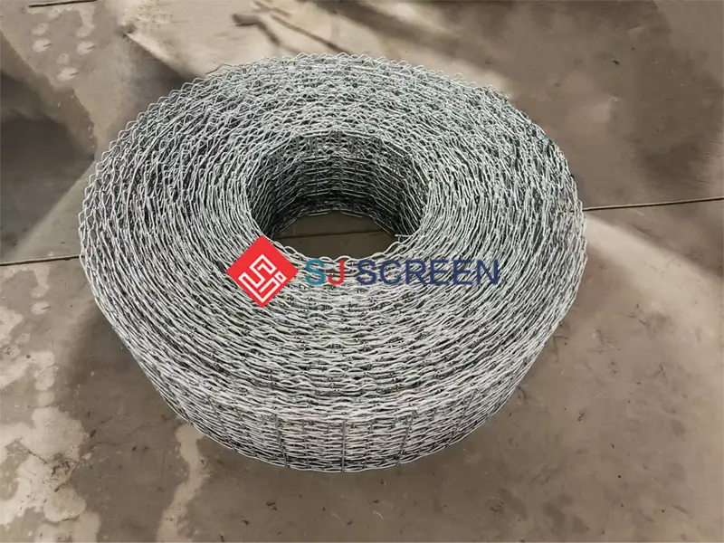 A roll of cylindrical offshore pipeline counterweight welded wire mesh is displayed.
