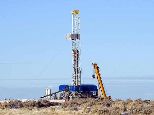 Off-shore oil exploration site by the sea side